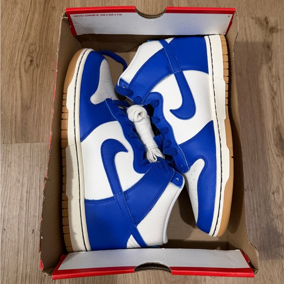 Nike dunk hi SE
'racer blue gum'
Brand new - Picture 2 of 3